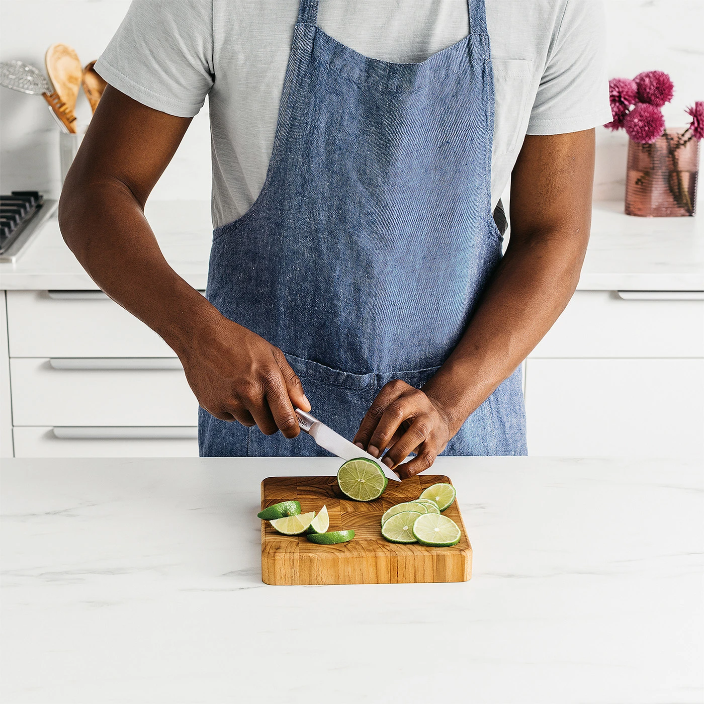 Ninja-K32005UK-K32006UK-InUse-Paring-OnIsland-CuttingLimes-Man_copy