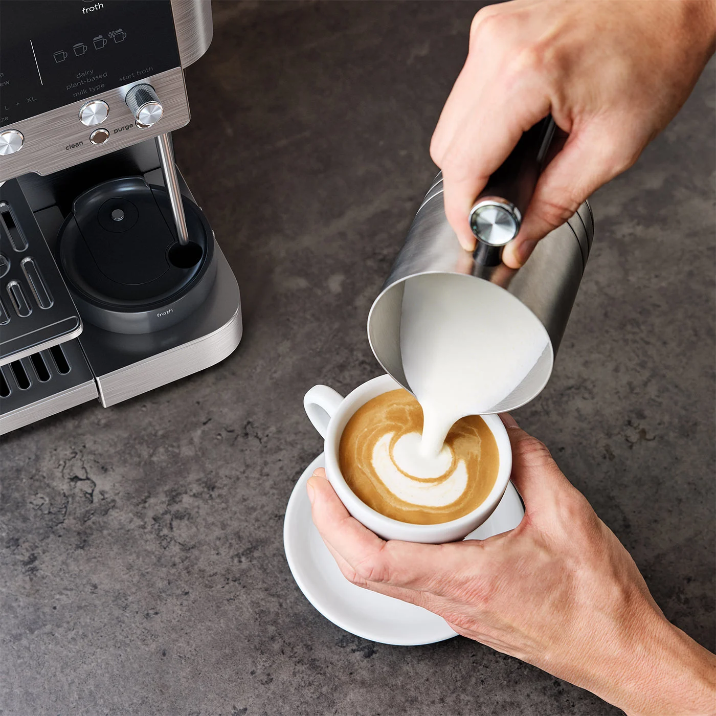 Ninja-ES601UK-InUse-Kitchen-OnCounter-PouringMilk-Latte-Man