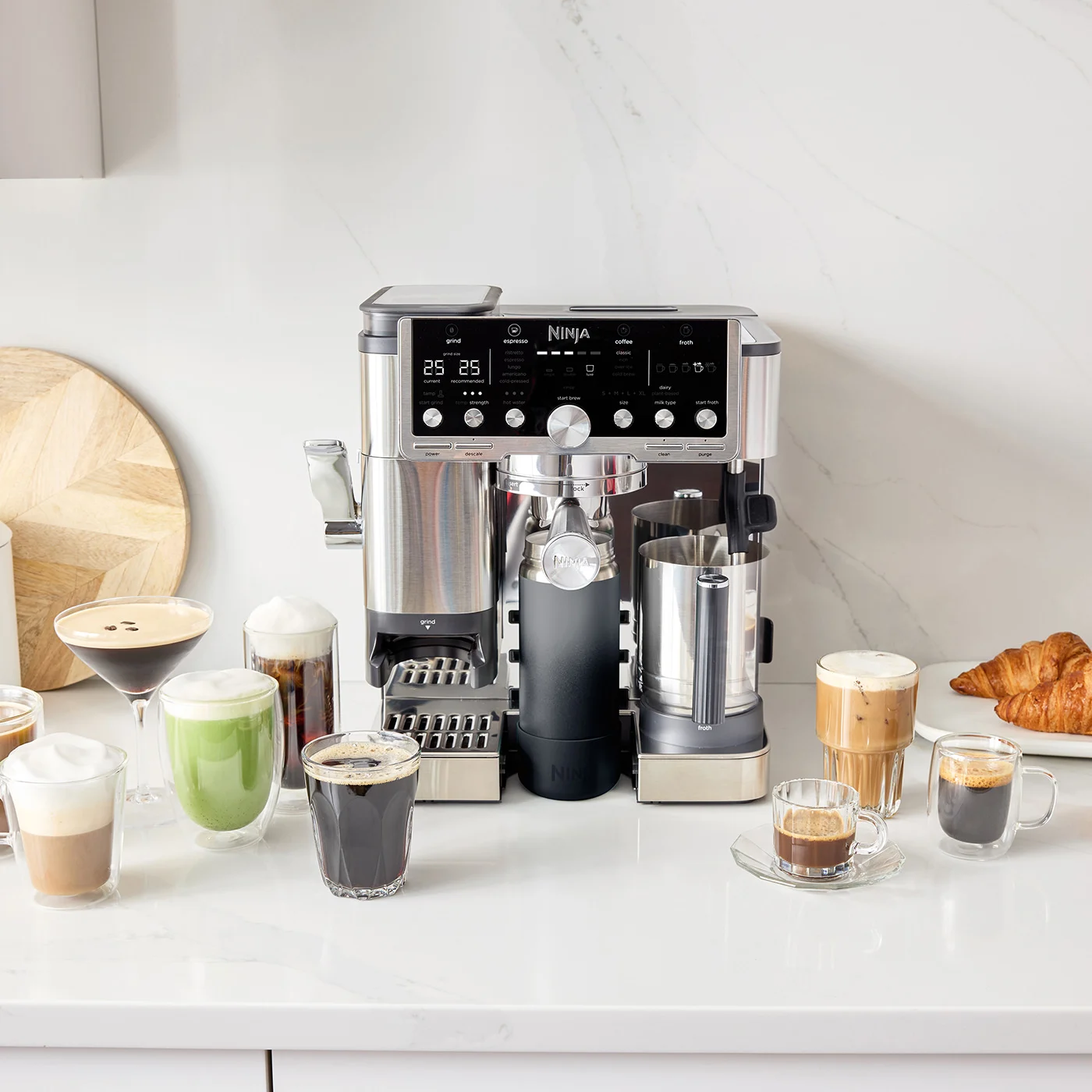 Ninja-ES701UK-InUse-Kitchen-Counter-VersatilityLineup-BLK