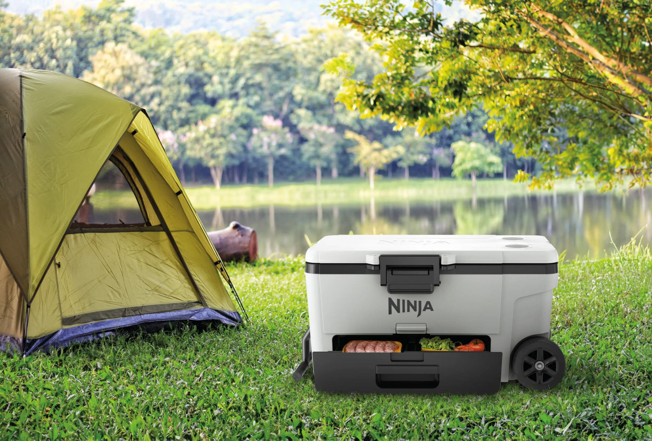 DAT-R_FB265UKWH_InUse_Camping_tent_lake